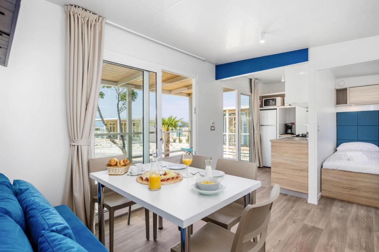Mobile Homes In On Island Krk, With Swimmingpool Holiday home Omisalj