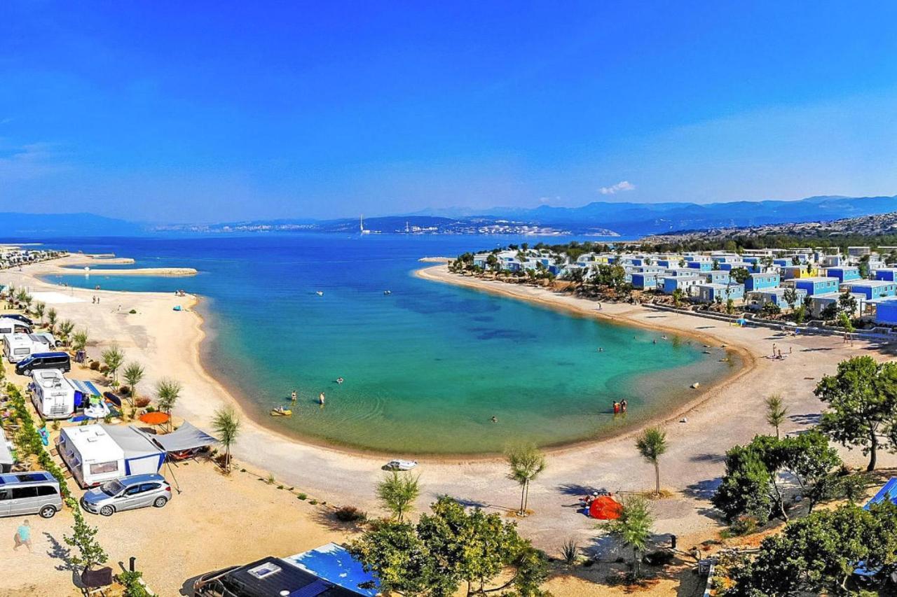 Mobile Homes In On Island Krk, With Swimmingpool Omisalj